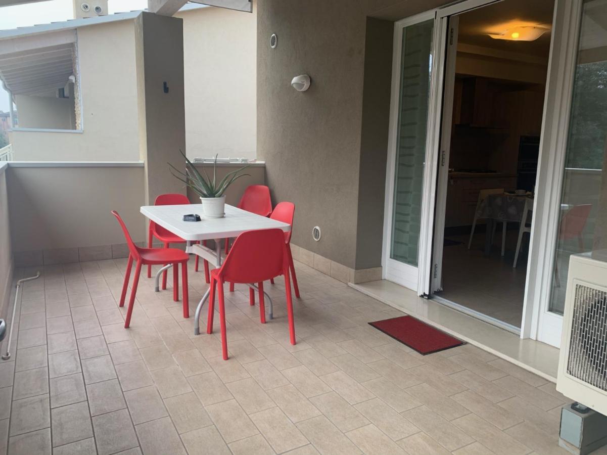 Le Noir Appartment Πεσκιέρα ντελ Γκάρντα Εξωτερικό φωτογραφία