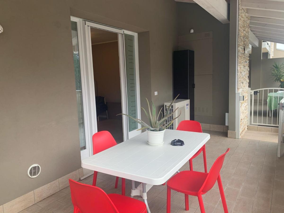 Le Noir Appartment Πεσκιέρα ντελ Γκάρντα Εξωτερικό φωτογραφία