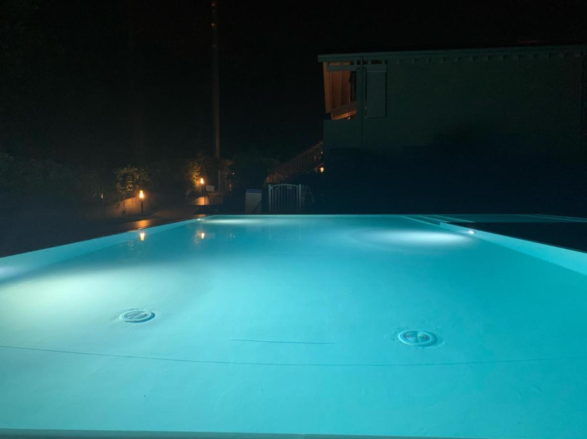 Le Noir Appartment Πεσκιέρα ντελ Γκάρντα Εξωτερικό φωτογραφία