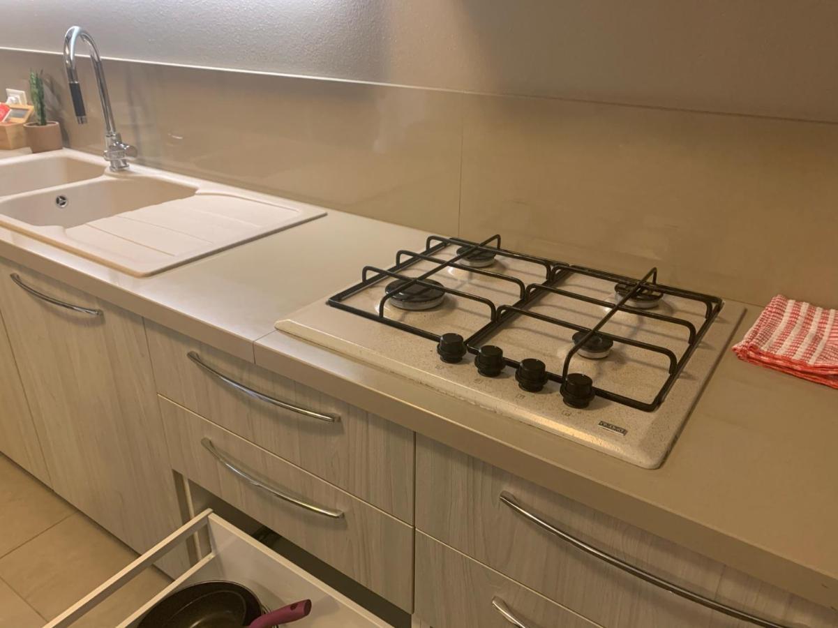 Le Noir Appartment Πεσκιέρα ντελ Γκάρντα Εξωτερικό φωτογραφία