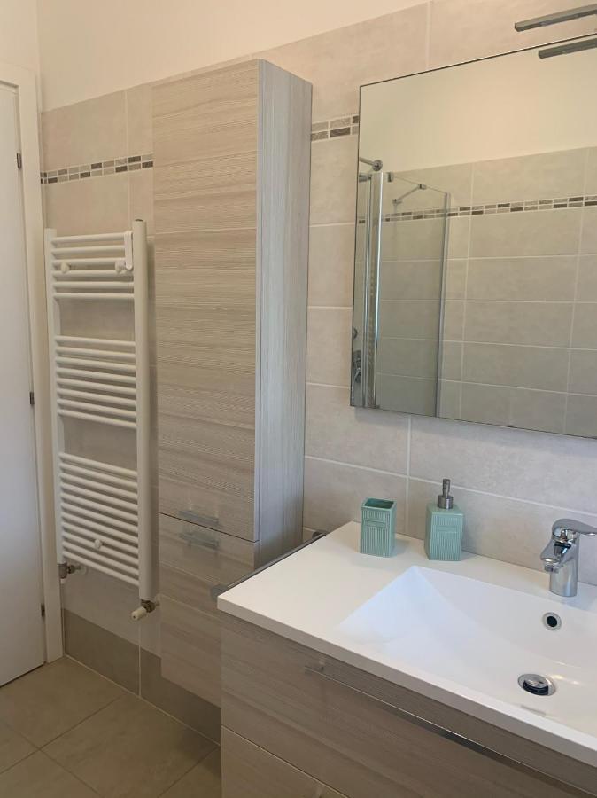 Le Noir Appartment Πεσκιέρα ντελ Γκάρντα Εξωτερικό φωτογραφία