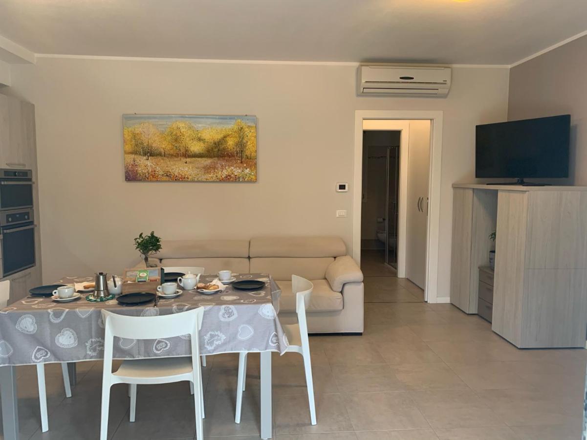 Le Noir Appartment Πεσκιέρα ντελ Γκάρντα Εξωτερικό φωτογραφία