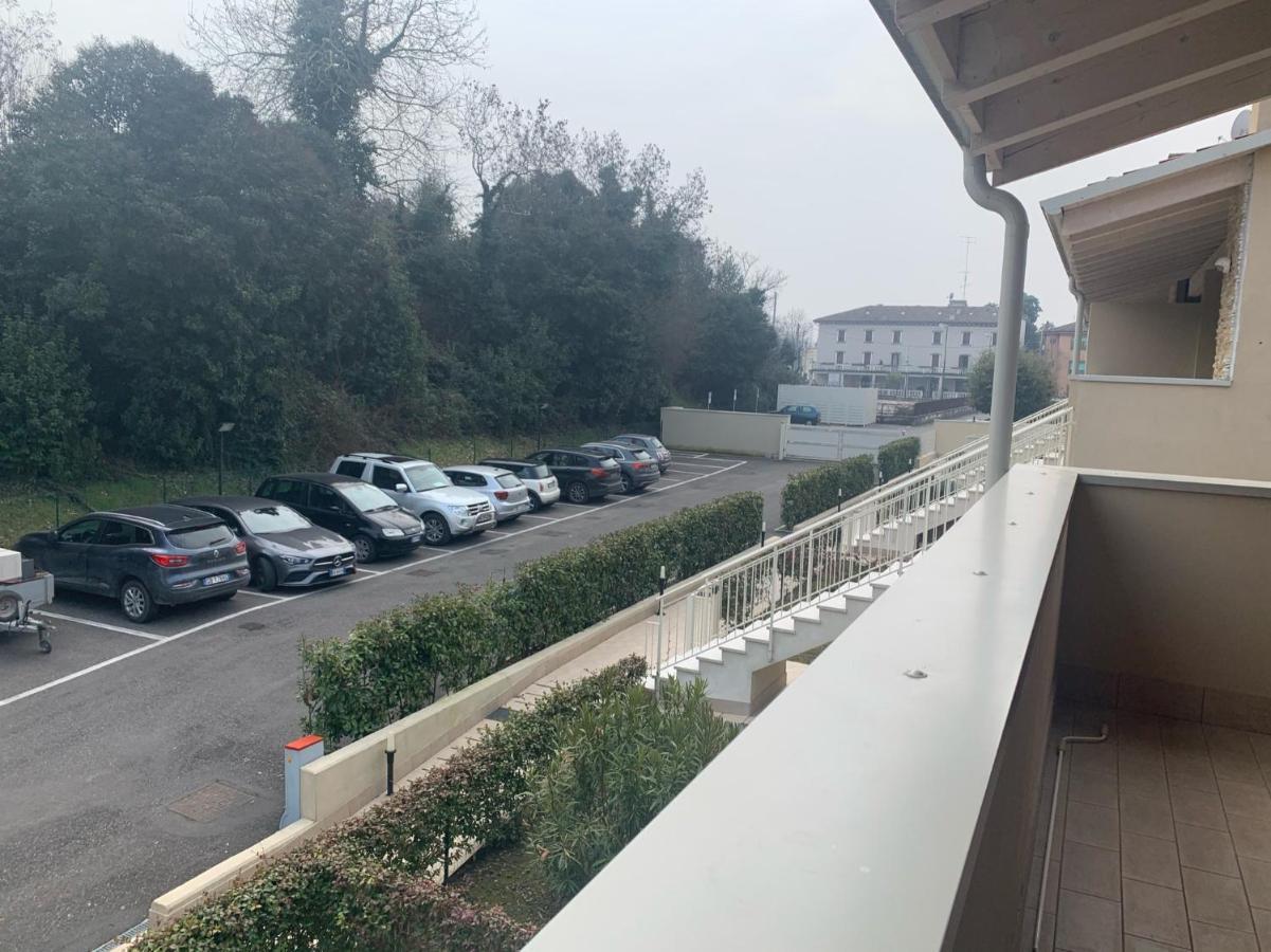 Le Noir Appartment Πεσκιέρα ντελ Γκάρντα Εξωτερικό φωτογραφία