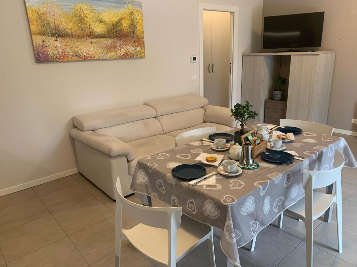 Le Noir Appartment Πεσκιέρα ντελ Γκάρντα Εξωτερικό φωτογραφία