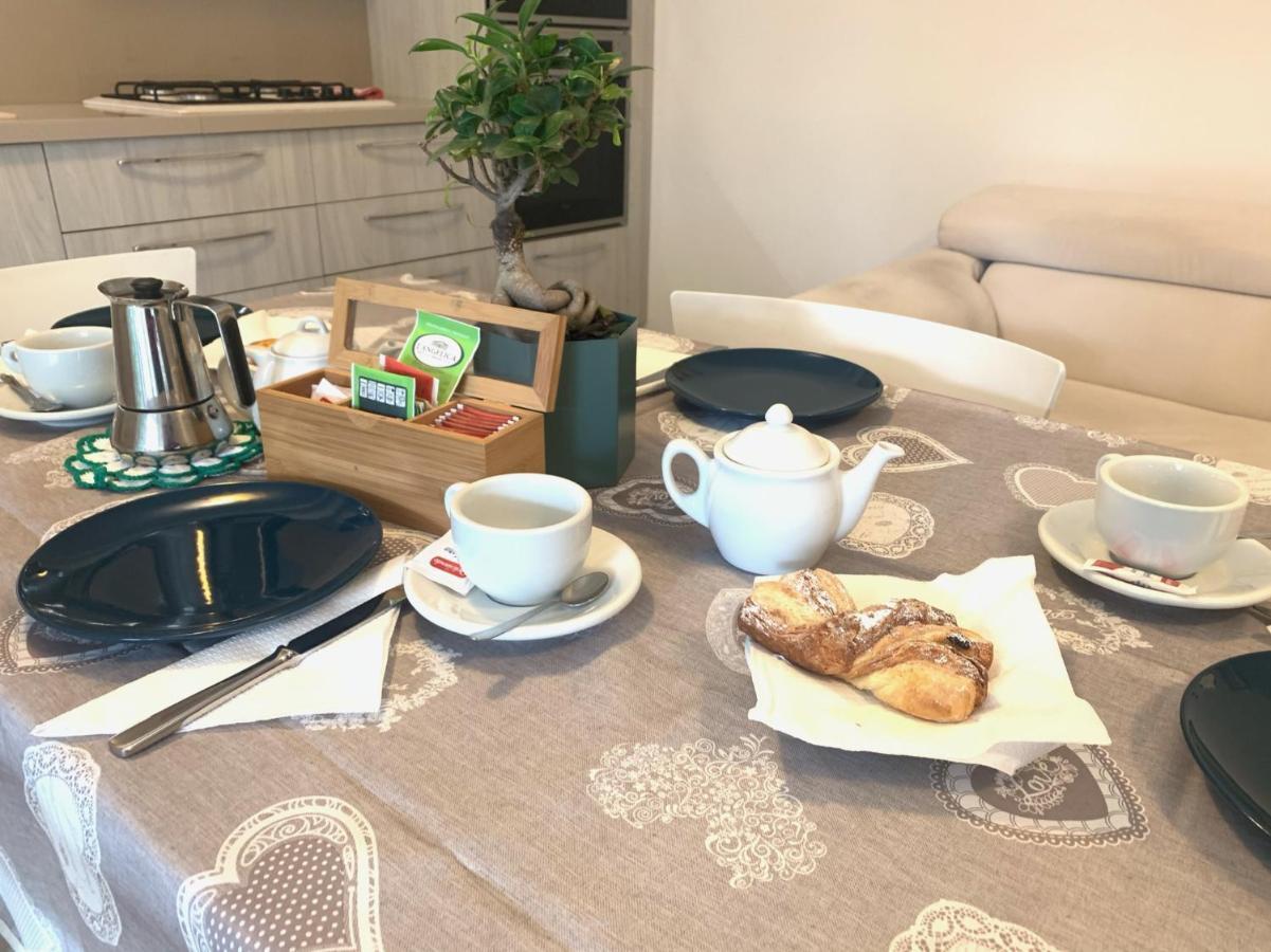 Le Noir Appartment Πεσκιέρα ντελ Γκάρντα Εξωτερικό φωτογραφία